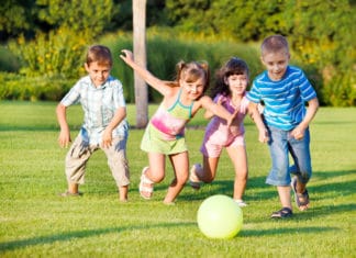 9 idées de jeux de ballon à faire avec les enfants