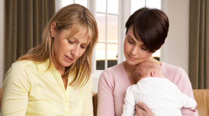 6 façons de solliciter de l'aide à domicile après l'accouchement