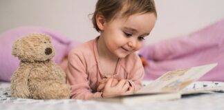 10 idées de livres pour bébé à offrir selon les âges 