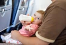 Prendre l'avion avec un bébé