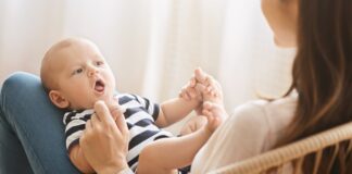 Développer la langue et la communication chez les tout-petits, notre rôle en tant que parents